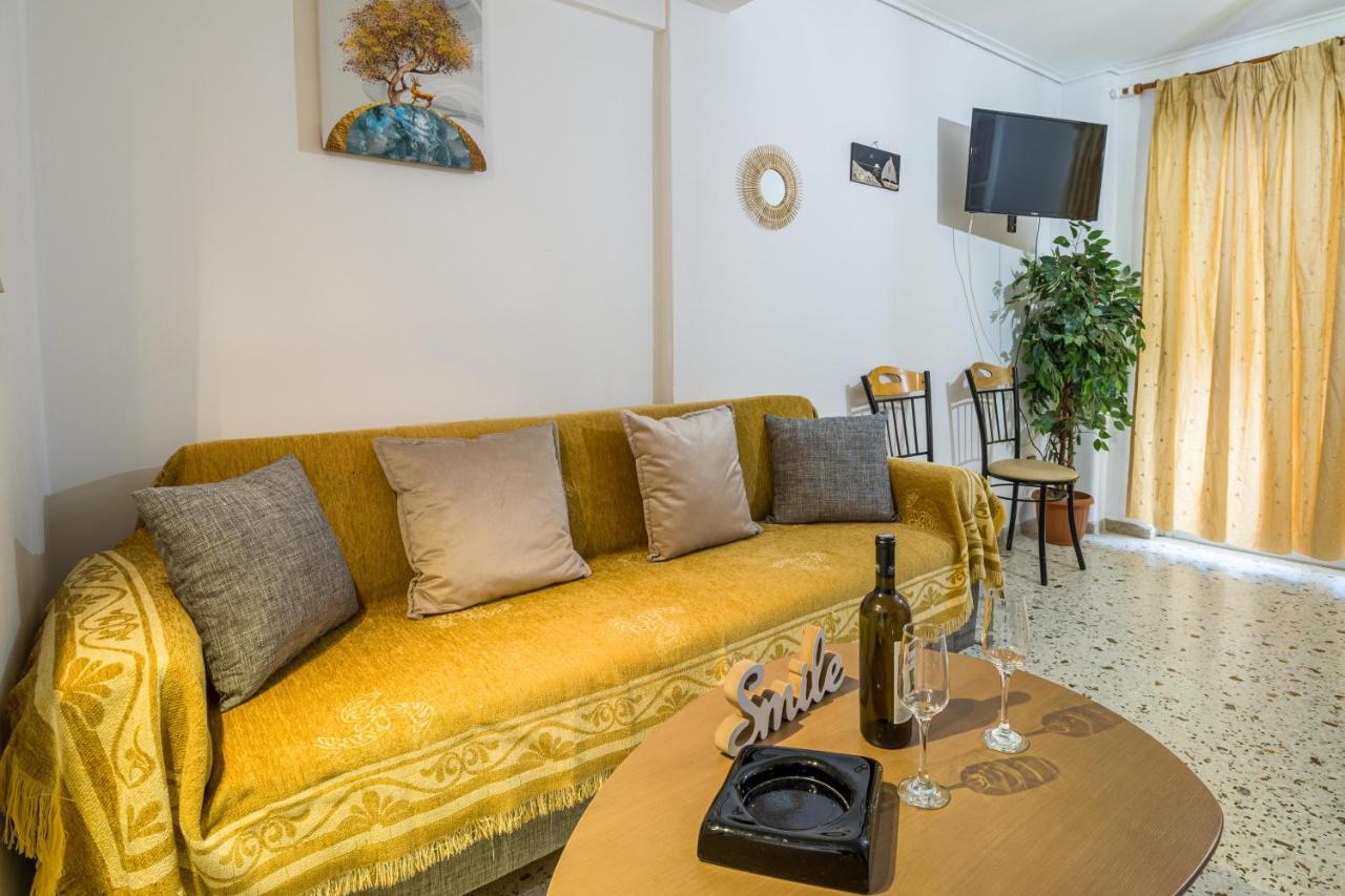 Loutraki Beach & Casino Condo Екстер'єр фото